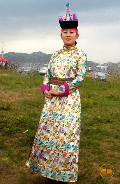 蒙古族服饰定制